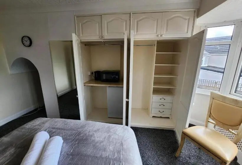 Standard-huone Jaettu Kylpyhuone, Sheldon Shared House