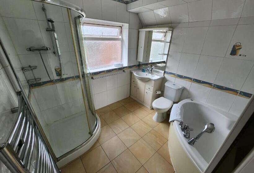 스탠다드 룸 공동 욕실, Sheldon Shared House