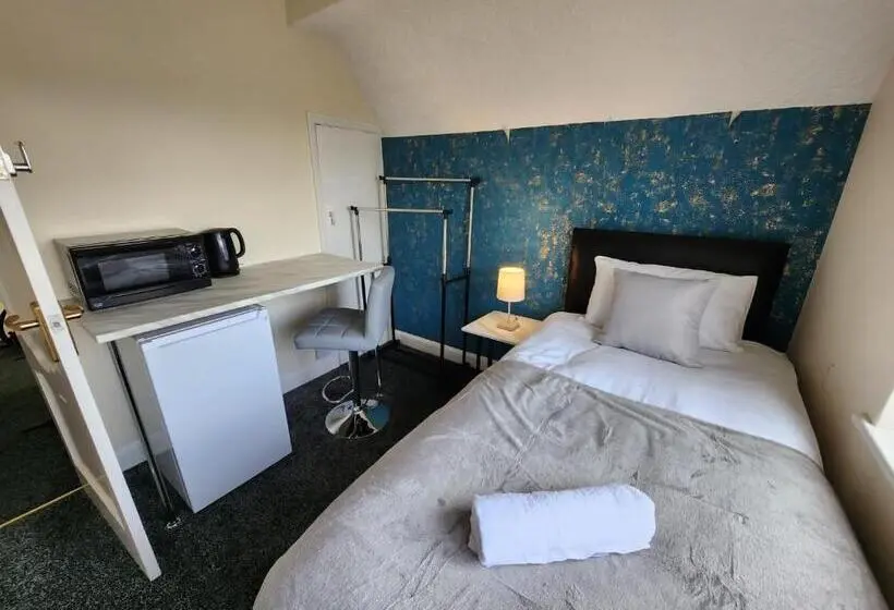 Standard Yhden Hengen Huone, Sheldon Shared House