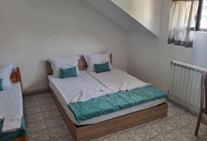 スタンダードトリプルルーム, къща за гости пиргос