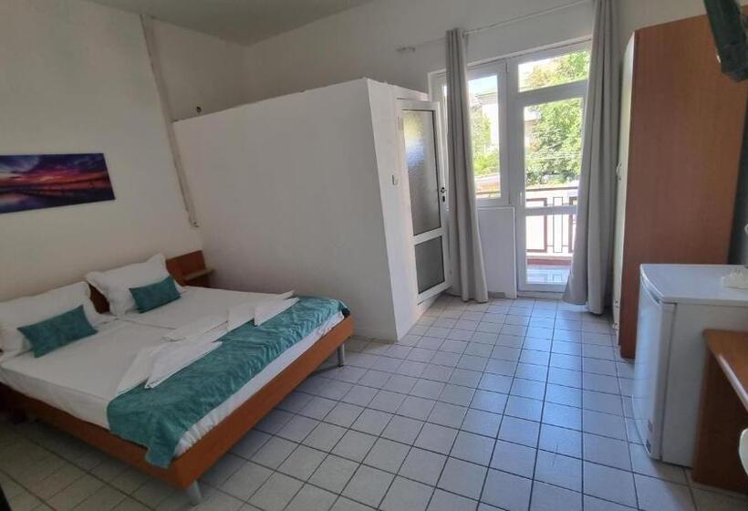 バルコニー付きスタンダードルーム, къща за гости пиргос