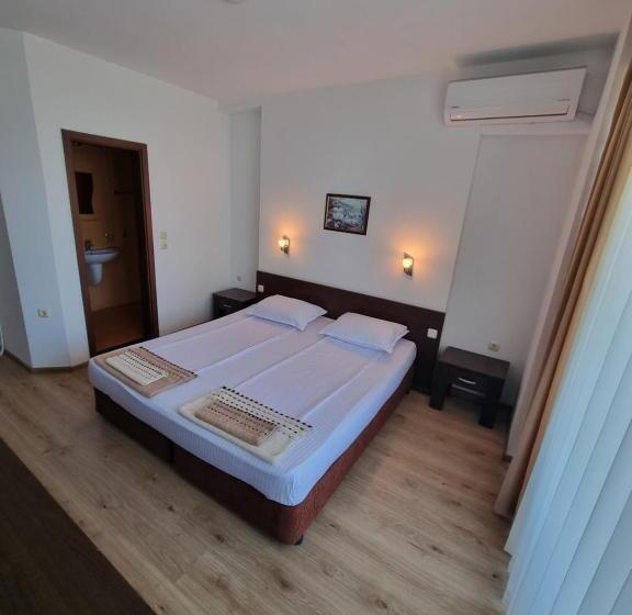 اتاق استاندارد با بالکن و چشمانداز دریا, стаи за гости мистрал