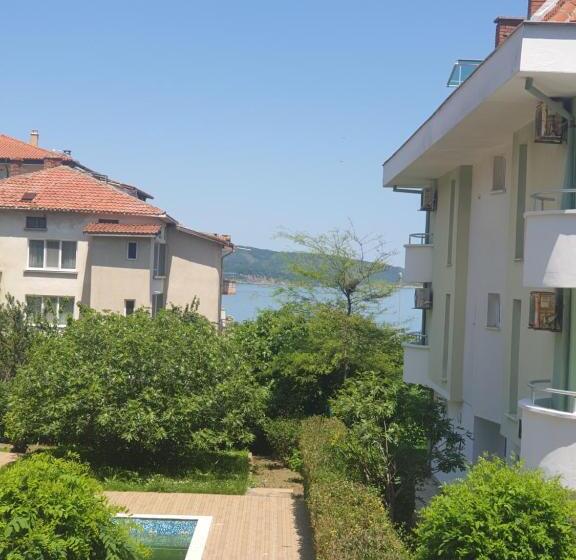 Triple Room Sea View, стаи за гости мистрал