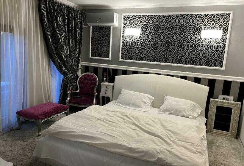 חדר דחוקס עם מיטת קינג, Pensiunea Laura