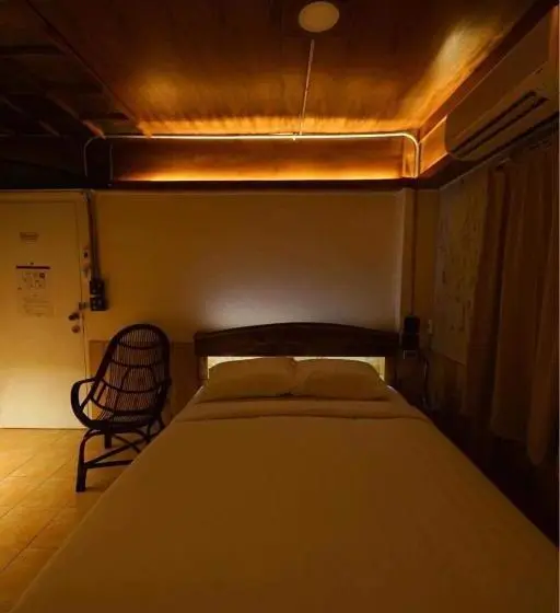 バルコニー付きデラックスルーム, Vintage54 Hotel Ayutthaya