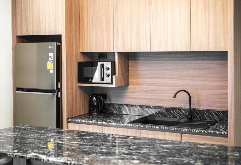 Президентский Люкс, Ysw Hotel Lopburi