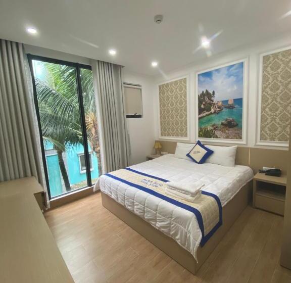 اتاق لوکس با بالکن, Anna