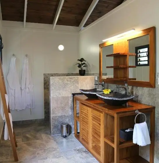 اتاق لوکس با چشم‌انداز دریا, Villa Manaaki