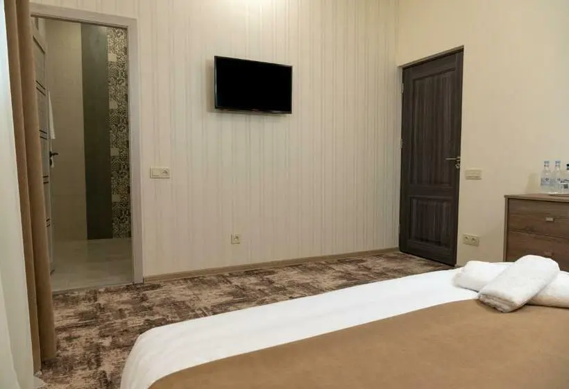 اتاق استاندارد, Aeka