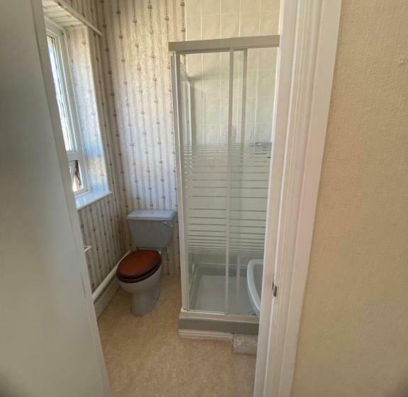 חדר סטנדרט יחיד, Crosby