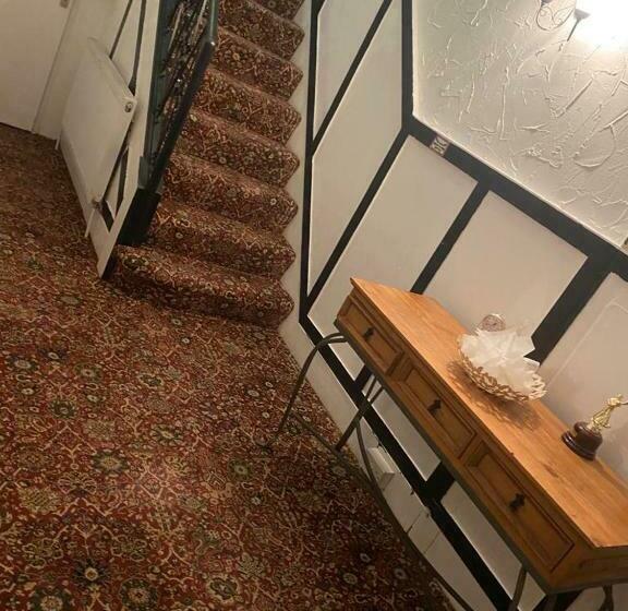 חדר סטנדרט יחיד, Crosby