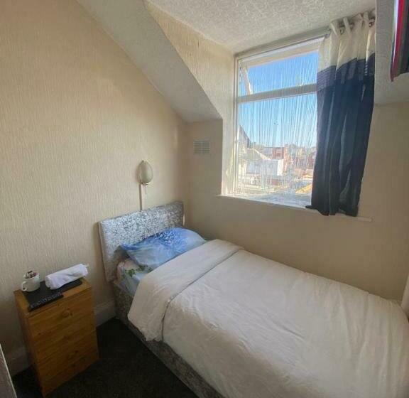 חדר סטנדרט יחיד, Crosby