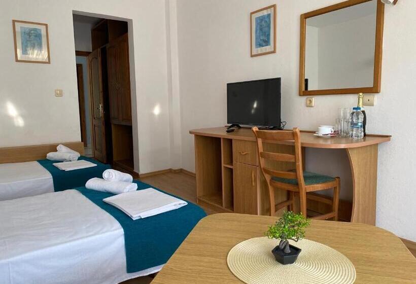 Номер Deluxe, Sunarita