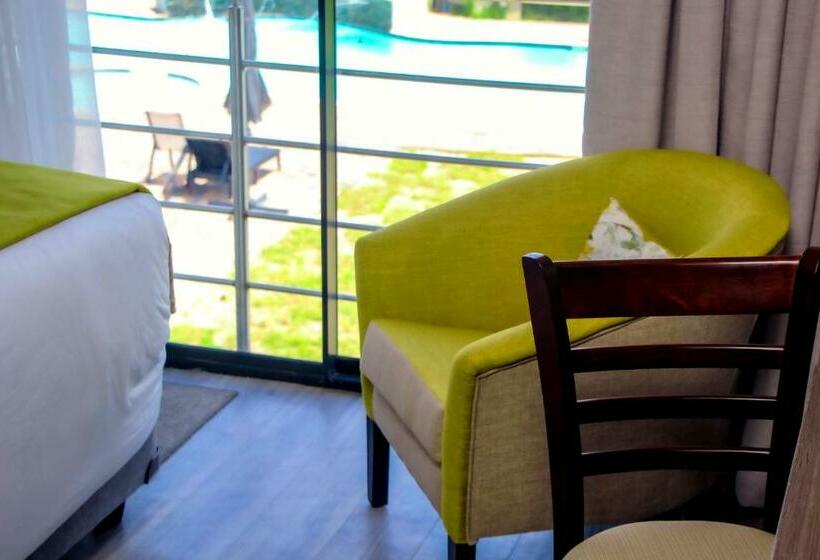 اتاق استاندارد, Two Rivers