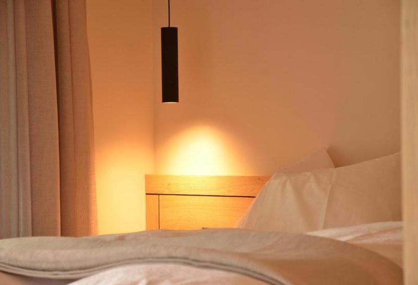 استودیو استاندارد با چشمانداز, Kastelart Karbon