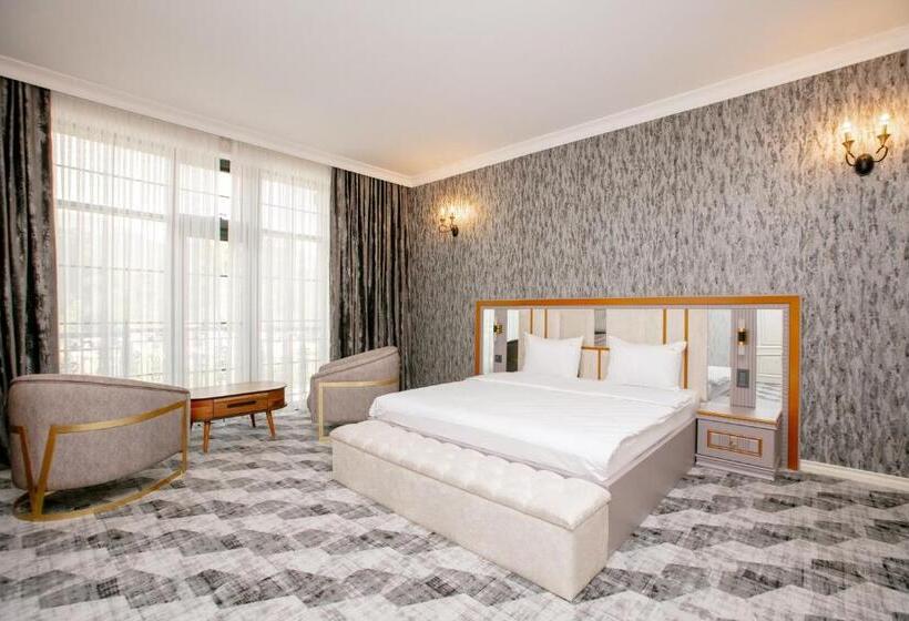 سوییت جونیور با بالکن, Nohur Hotel Gabala