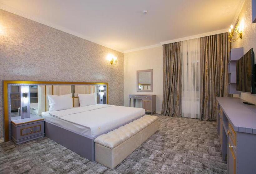 اتاق خانوادگی با چشم‌انداز باغ, Nohur Hotel Gabala