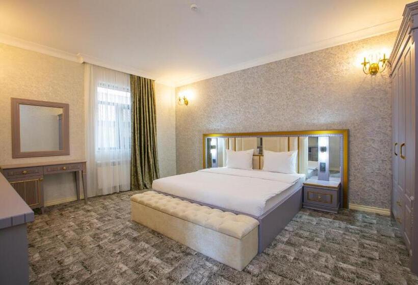 اتاق خانوادگی با چشم‌انداز باغ, Nohur Hotel Gabala