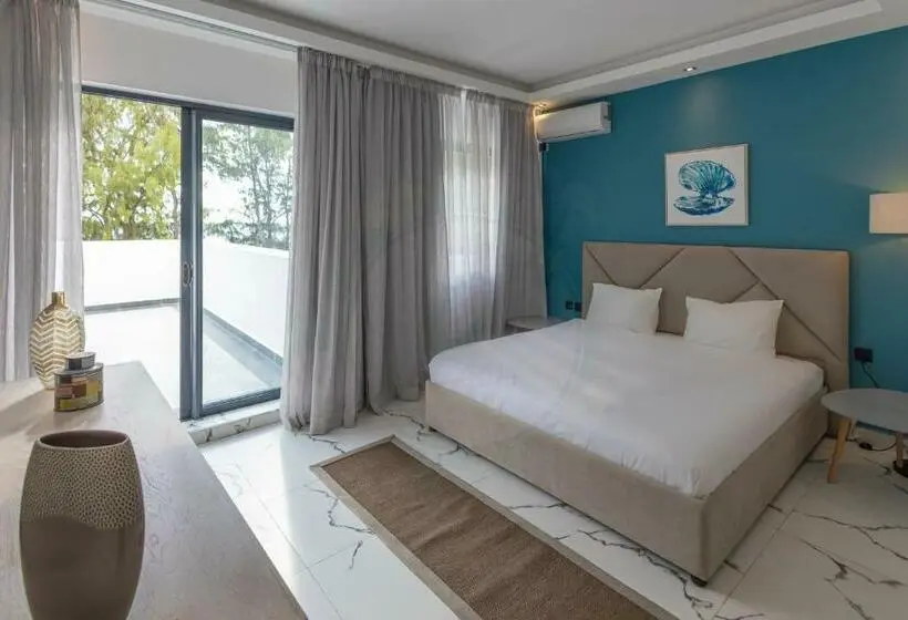 استودیو استاندارد با بالکن, O Beach Boutique Studios