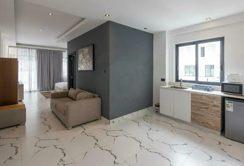 استودیو استاندارد با بالکن, O Beach Boutique Studios