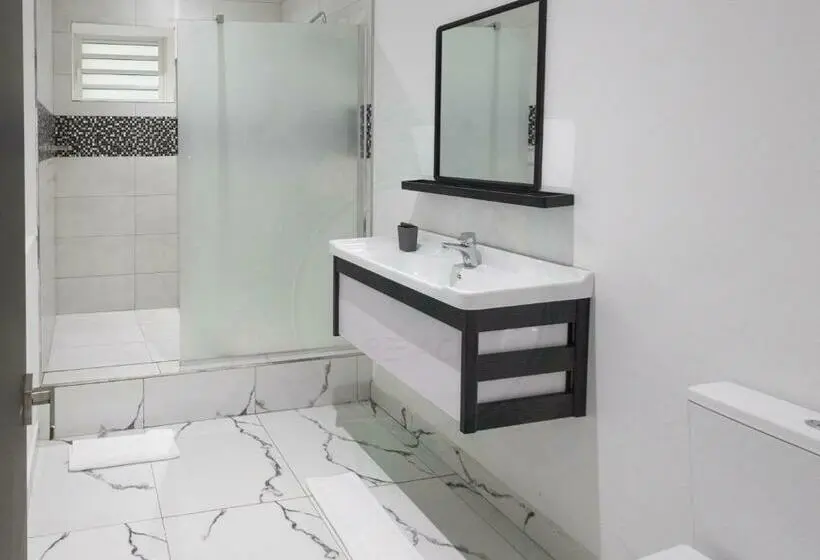 استودیوی استاندارد, O Beach Boutique Studios
