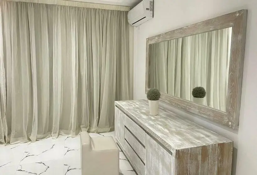 استودیو خانوادگی, O Beach Boutique Studios