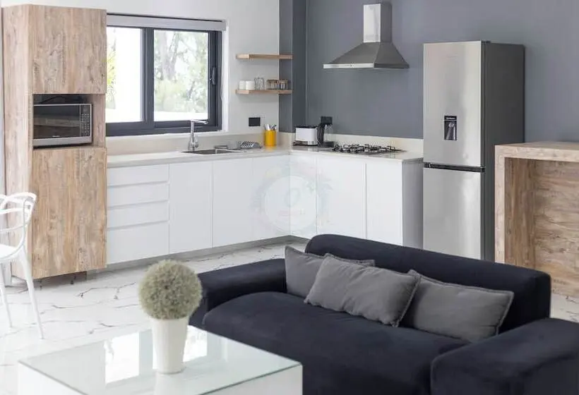 استودیوی لوکس, O Beach Boutique Studios