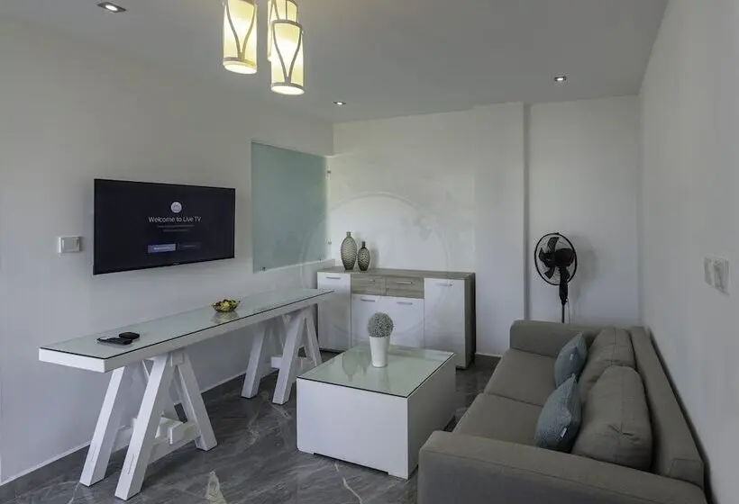 اتاق استاندارد با بالکن, O Beach Boutique Studios