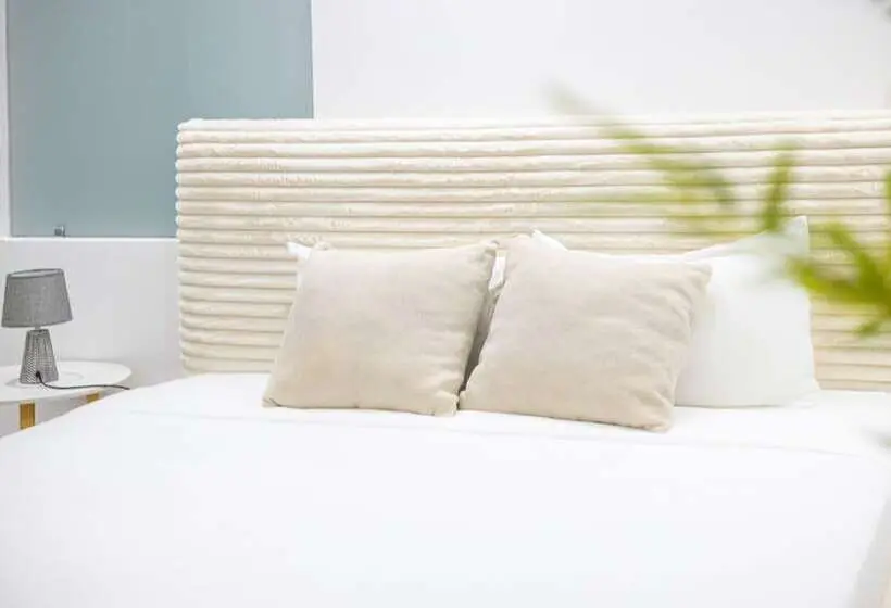 استودیوی استاندارد, O Beach Boutique Studios