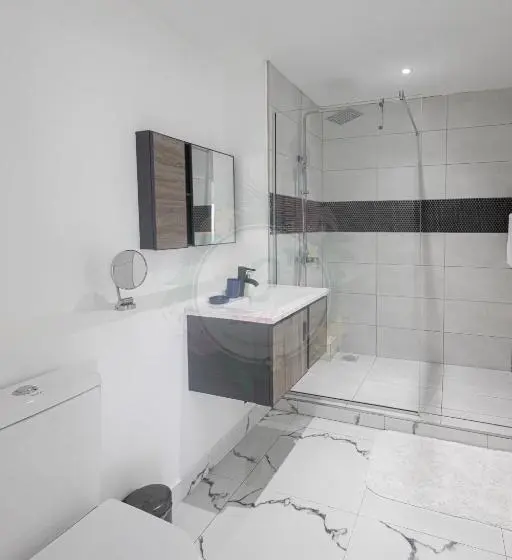 استودیو خانوادگی, O Beach Boutique Studios