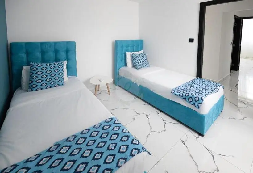 استودیو خانوادگی, O Beach Boutique Studios