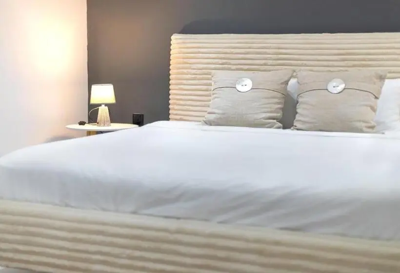 اتاق استاندارد سه تخته با سرویس بهداشتی مشترک, O Beach Boutique Studios