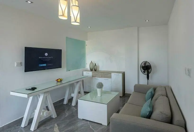 اتاق استاندارد با بالکن, O Beach Boutique Studios