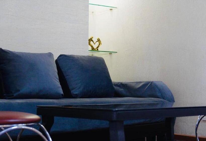 اتاق لوکس, Football Land