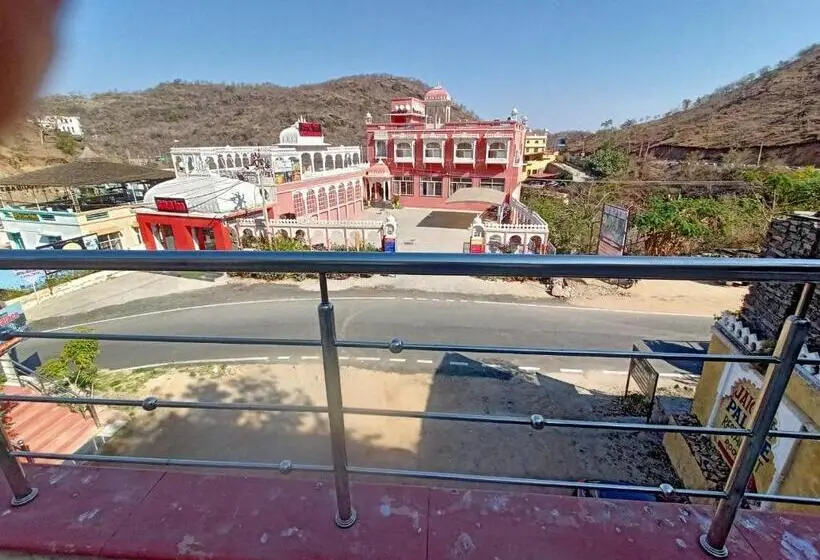 キングサイズベッドのスタンダードルーム, Jaigarh Palace Kumbhalgarh
