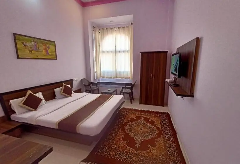 キングサイズベッドのスタンダードルーム, Jaigarh Palace Kumbhalgarh
