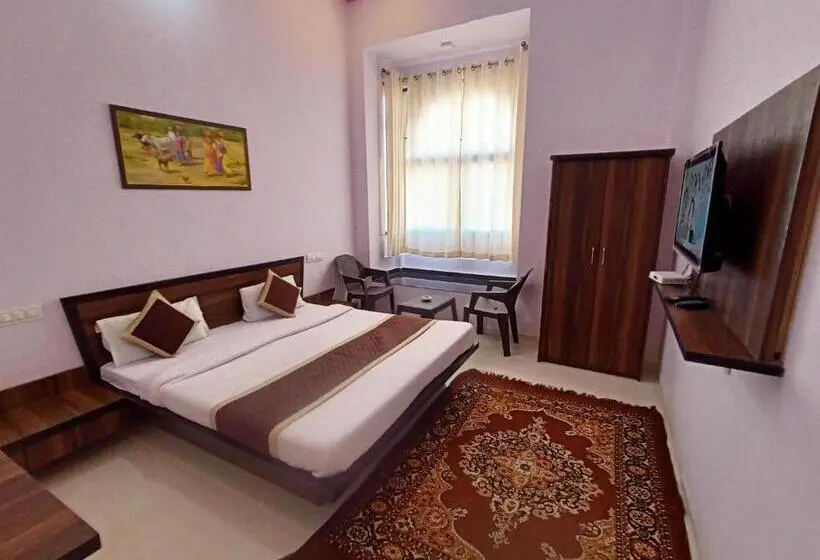 キングサイズベッドのスタンダードルーム, Jaigarh Palace Kumbhalgarh