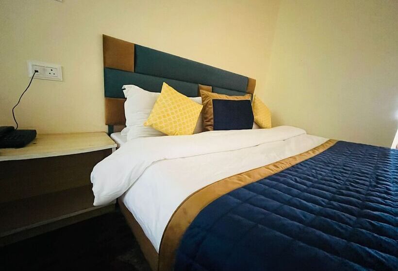 패밀리 스위트, The Ashoka Inn 300mts Walkable From Mall Road