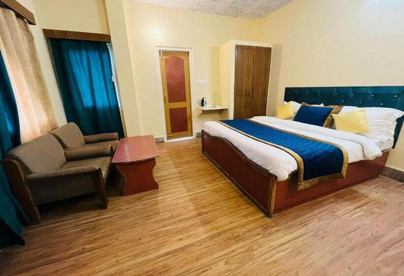 Номер Deluxe с Балконом, The Ashoka Inn 300mts Walkable From Mall Road