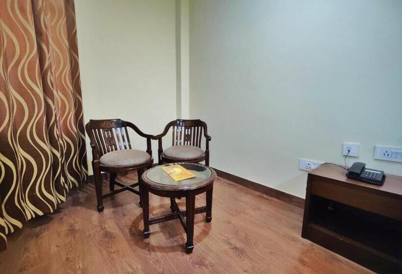 Номер Superior Кровать Кинг, The Ashoka Inn 300mts Walkable From Mall Road