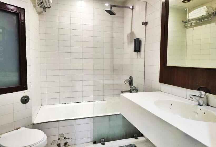 Номер Superior Кровать Кинг, The Ashoka Inn 300mts Walkable From Mall Road