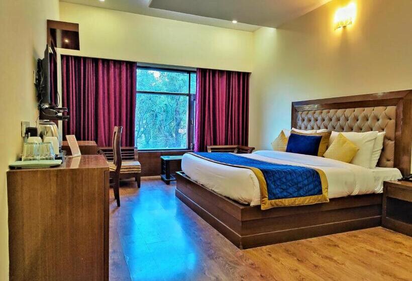 디럭스 룸 킹사이즈 침대, The Ashoka Inn 300mts Walkable From Mall Road