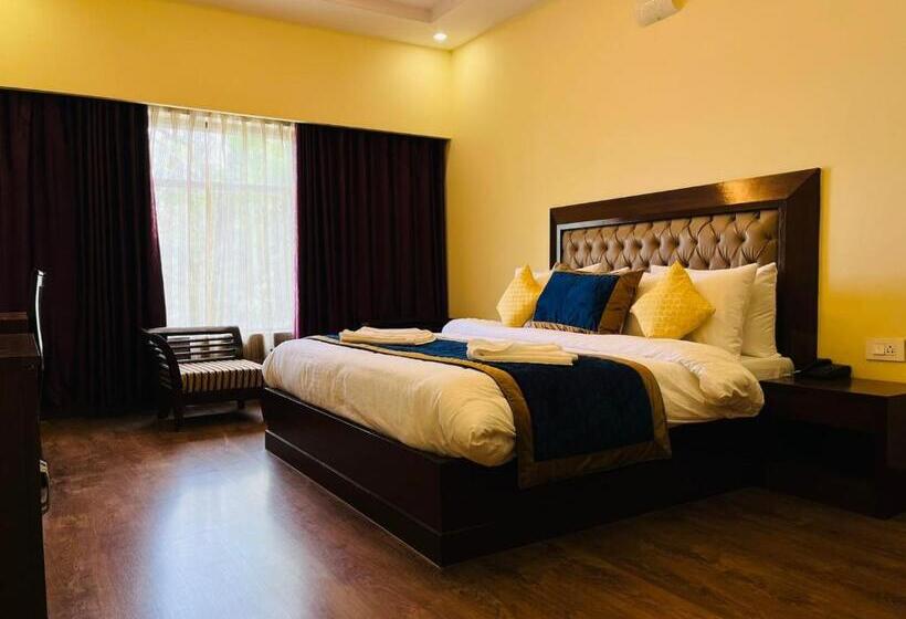 Номер Superior Кровать Кинг, The Ashoka Inn 300mts Walkable From Mall Road