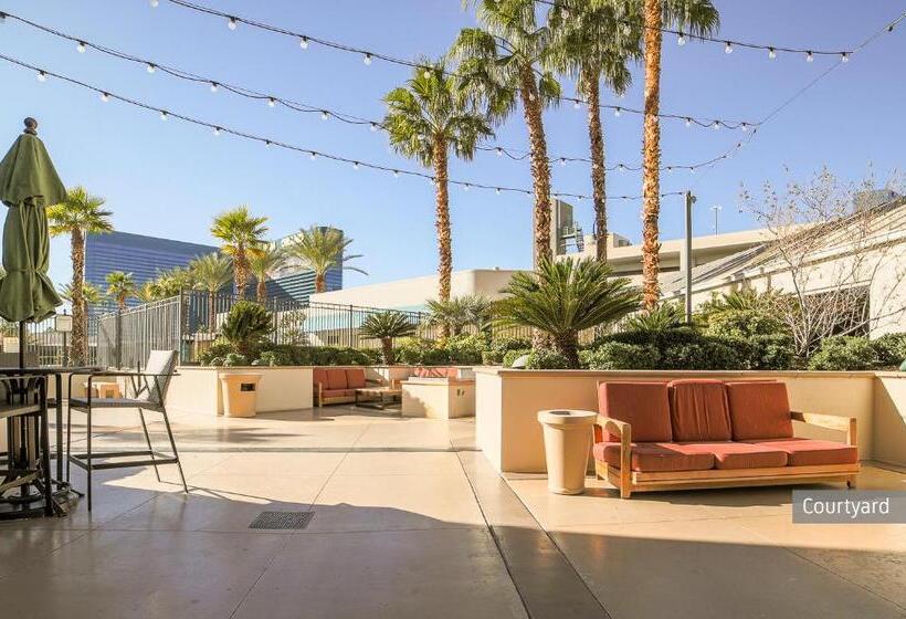 Huoneisto 1 Makuuhuone Parveke, The Madonna At Mgm Signature