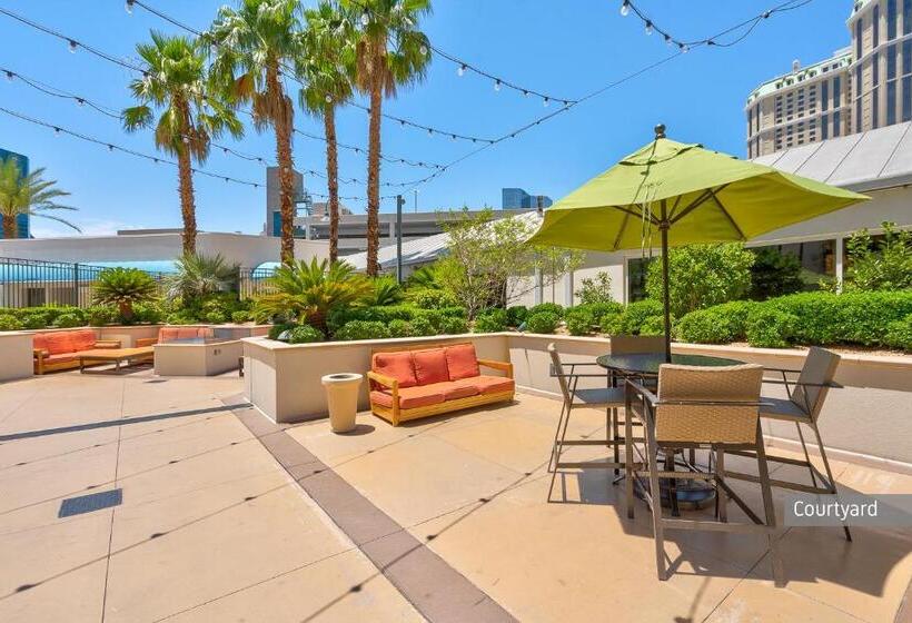 Huoneisto 1 Makuuhuone Parveke, The Madonna At Mgm Signature