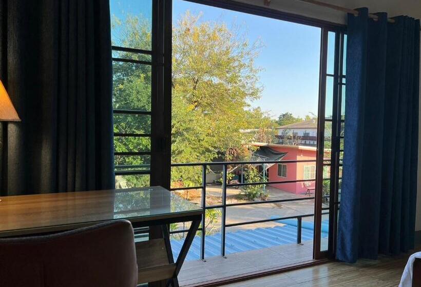 デラックスルーム, V Tharm