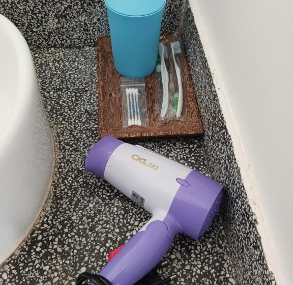 Номер Economy, Andy S Place