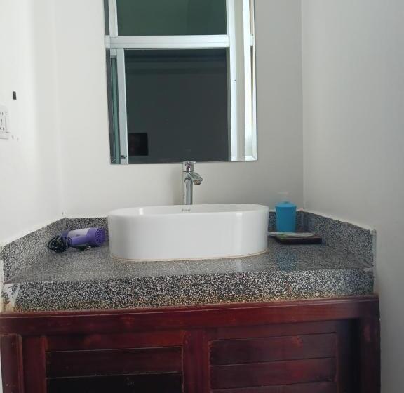 Номер Economy, Andy S Place