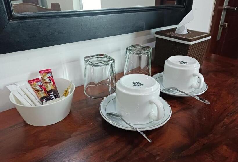 Номер Economy, Andy S Place