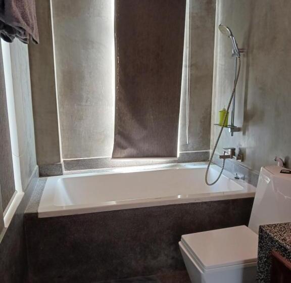 Номер Стандарт, Andy S Place